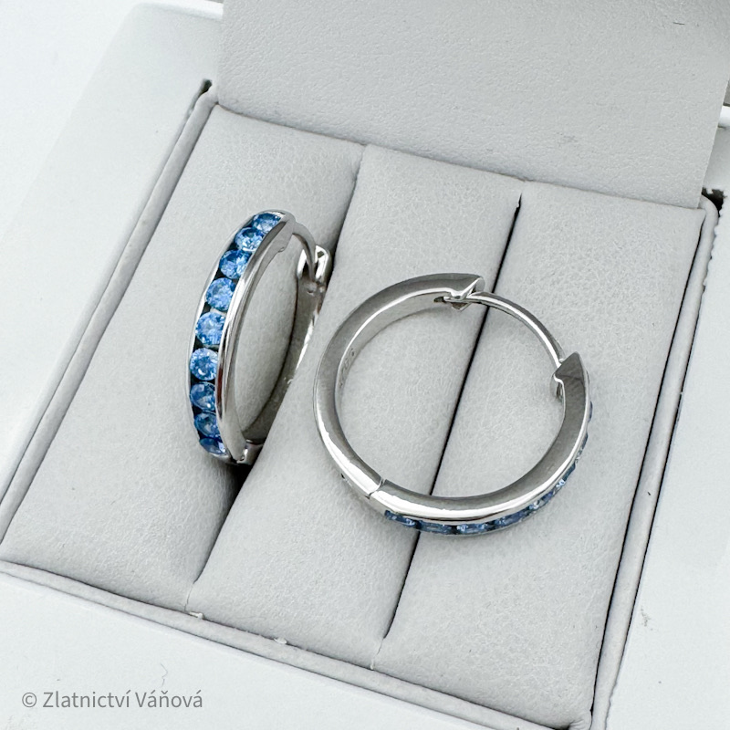 Stříbrné náušnice kroužky světle modré 17,7mm